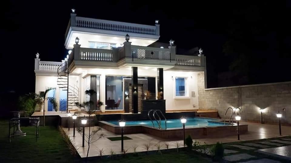 Greystone Villa, Swiming Pool , Bbq , Big Garden, Pool Table, Party Speaker, Bathtub, Kitchen, 15Mins To Golden Temple アムリトサル エクステリア 写真